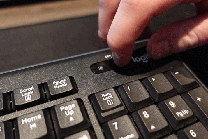 πληκτρολόγιο logitech