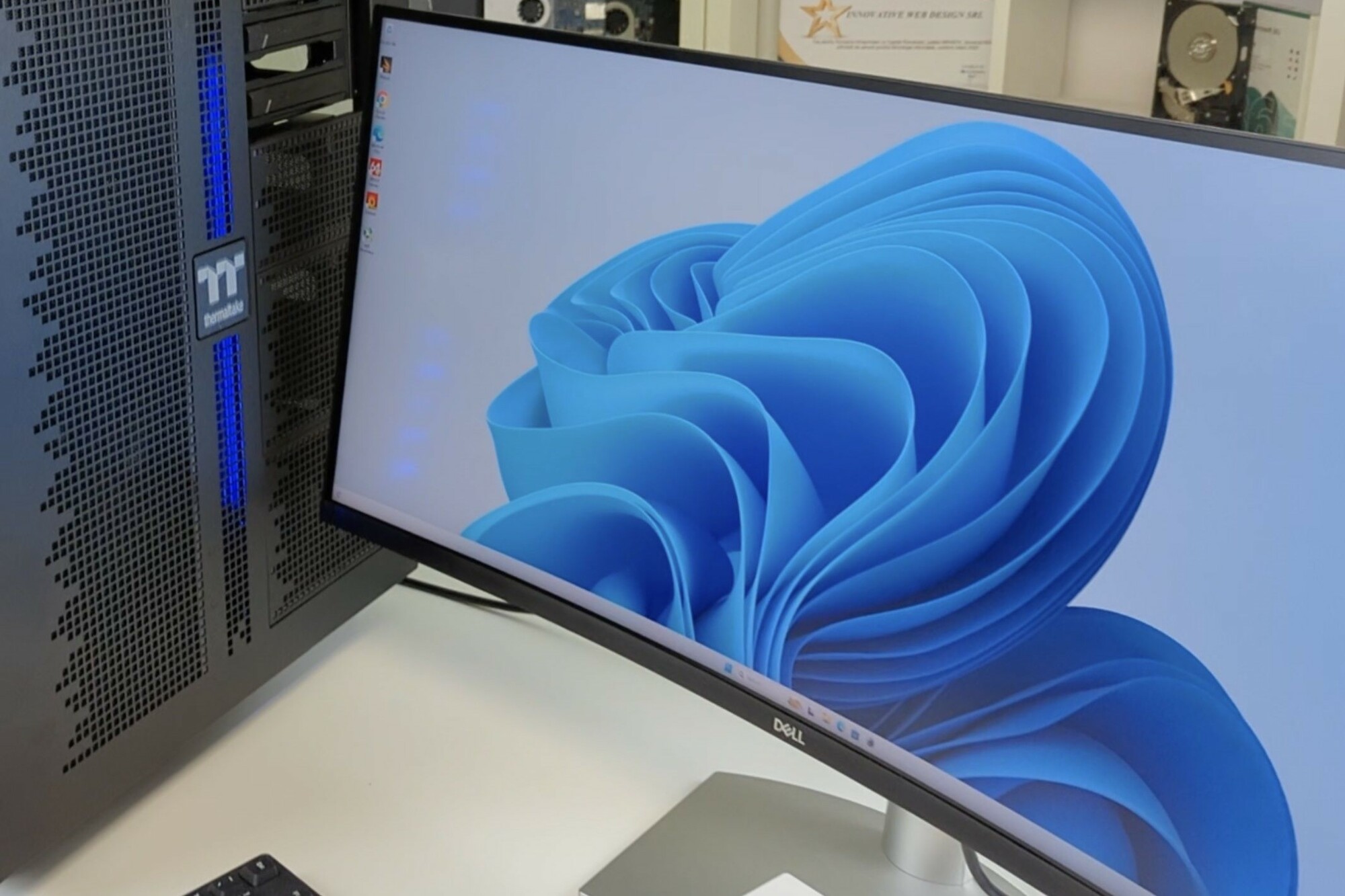 27-inch-monitor